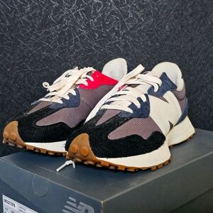 New balance 327 US men size 9